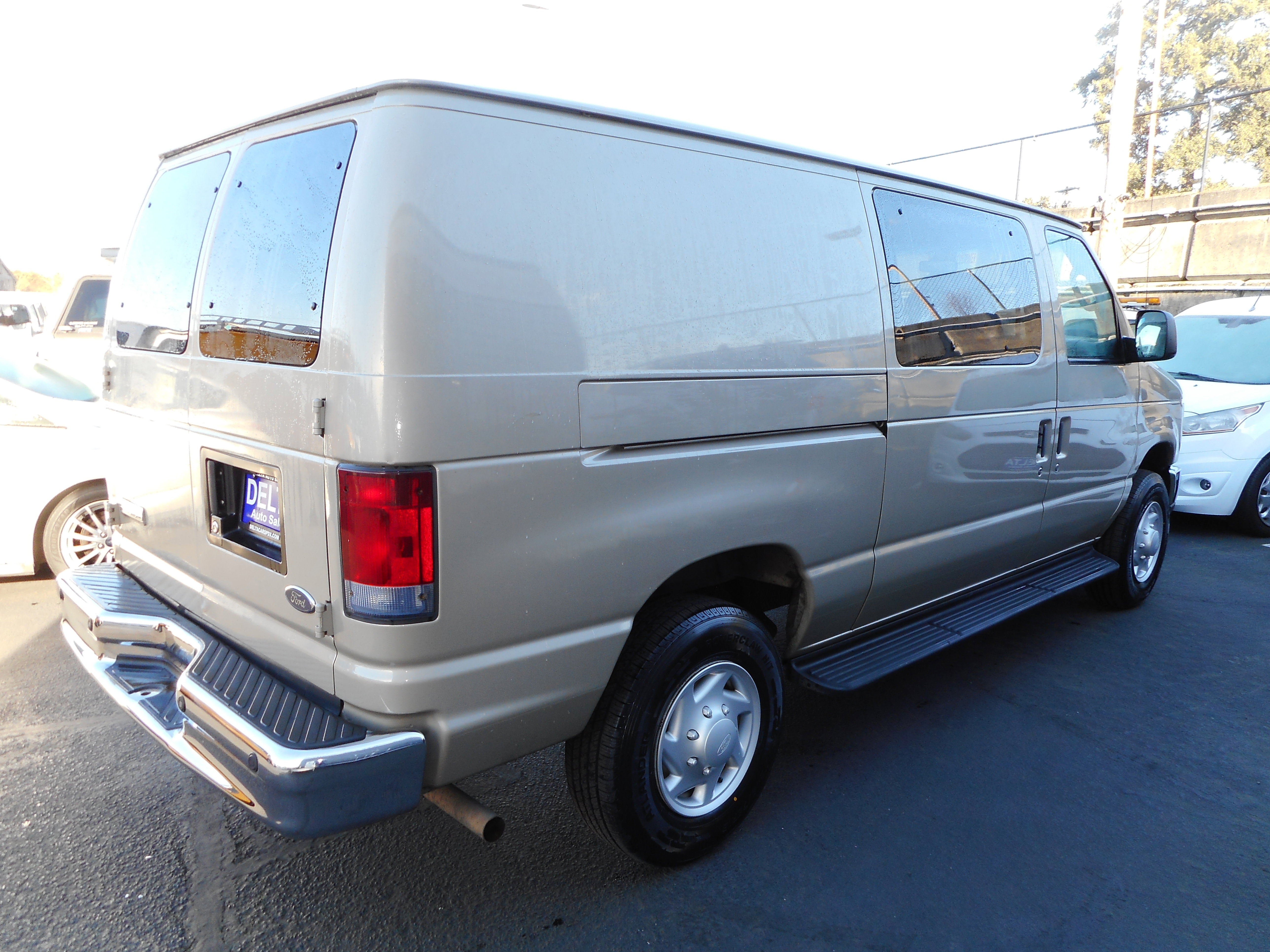 Used 2008 Ford E-250 and Econoline 250 RWD image 8