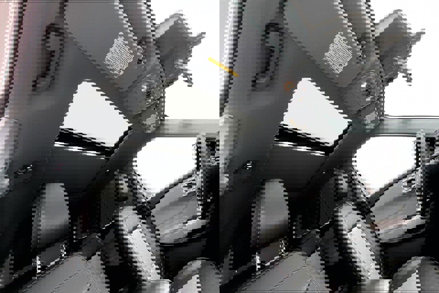 Used 2022 Ford Explorer XLT w/ Equipment Group 202A image 30