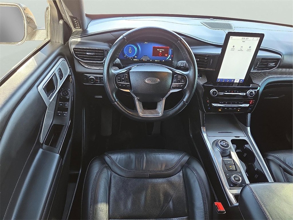 Used 2022 Ford Explorer Platinum w/ Equipment Group 601A image 12