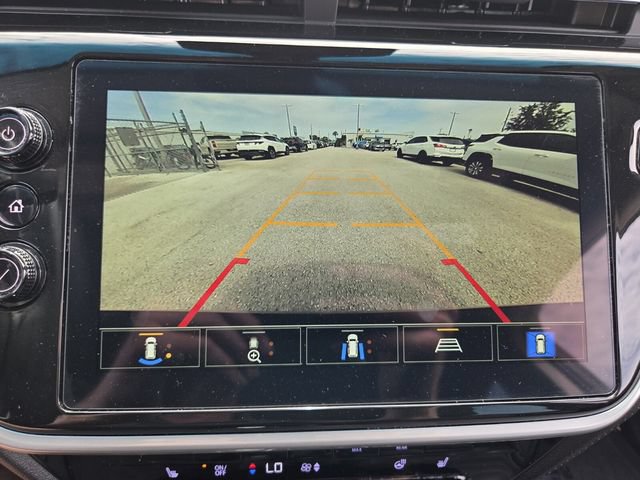Used 2023 Chevrolet Bolt LT w/ Infotainment Package FWD image 23