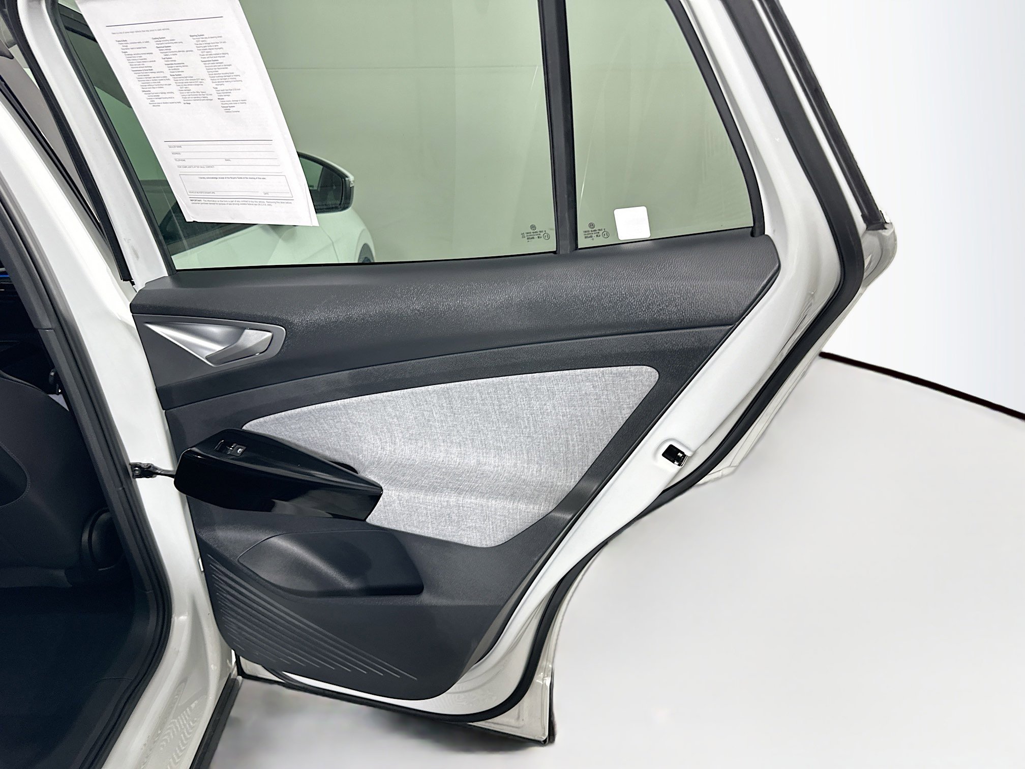 Used 2024 Volkswagen ID.4 2WD image 29