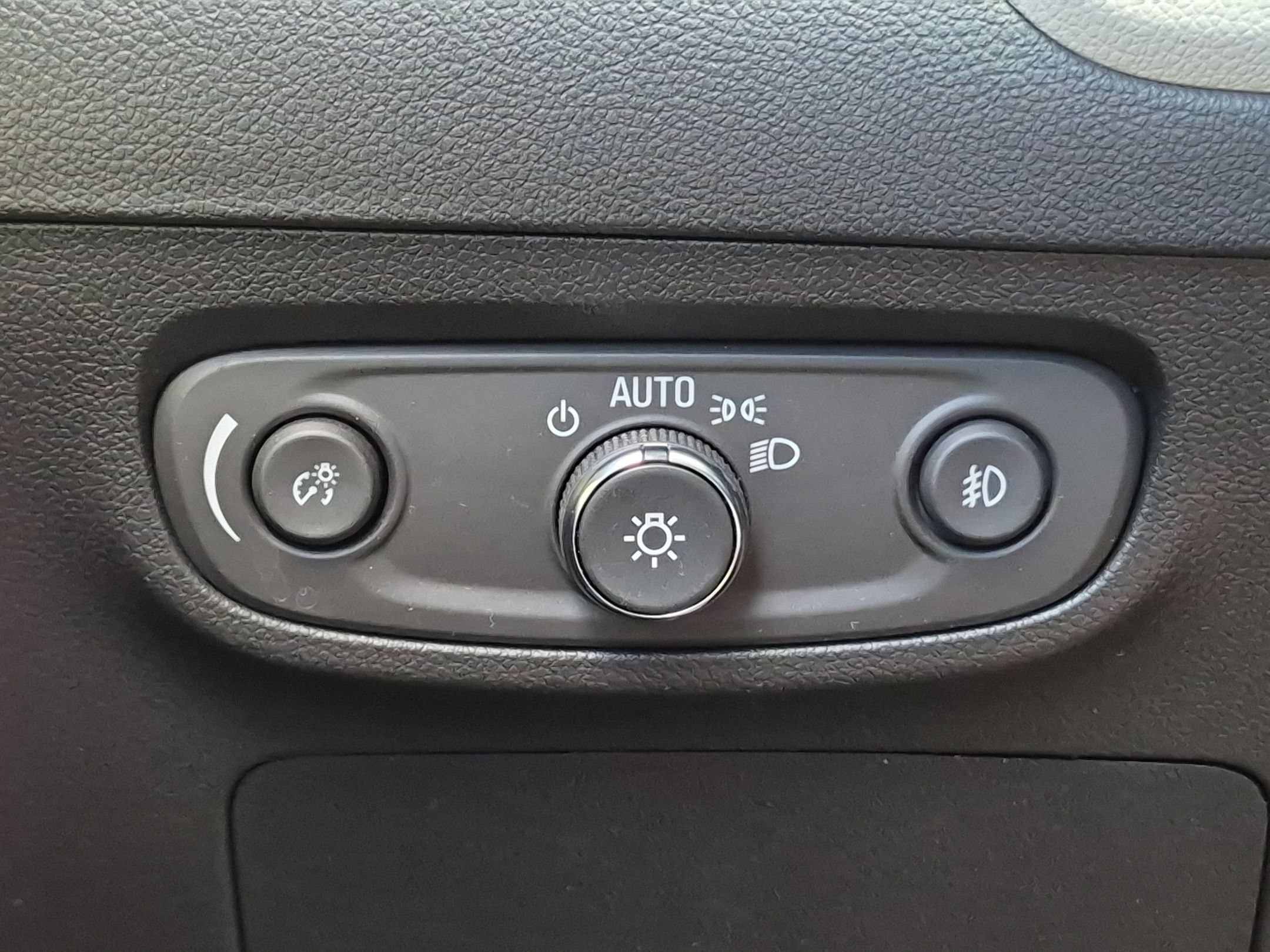 Certified 2023 Buick Encore GX Preferred w/ Cold Weather Comfort Package FWD image 16