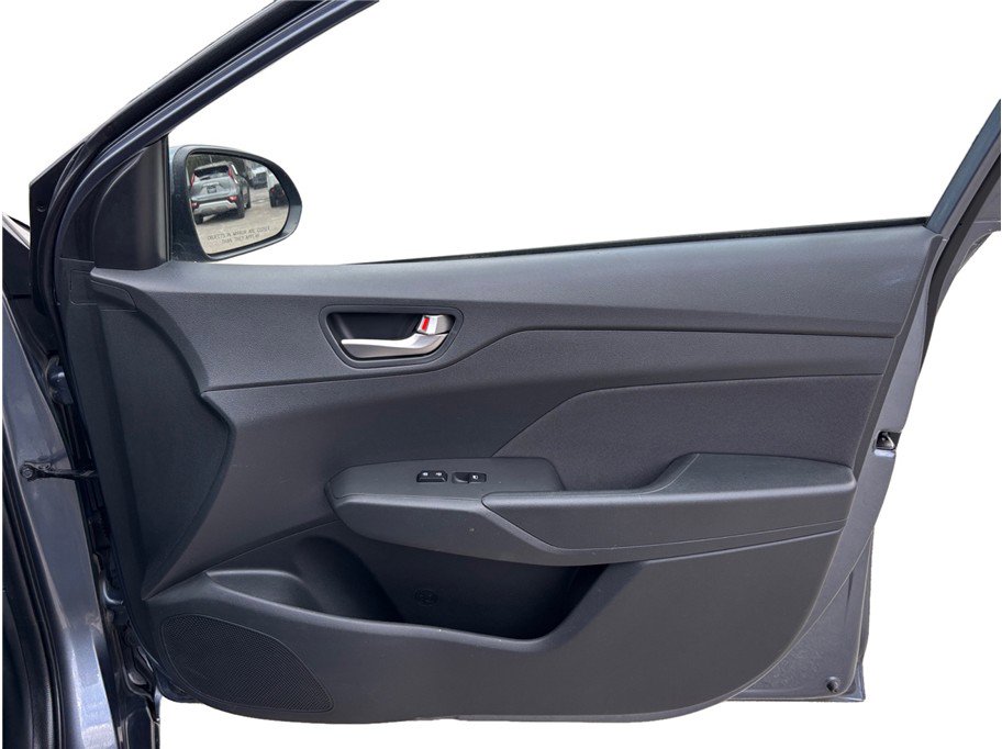 Used 2020 Hyundai Accent SE image 32