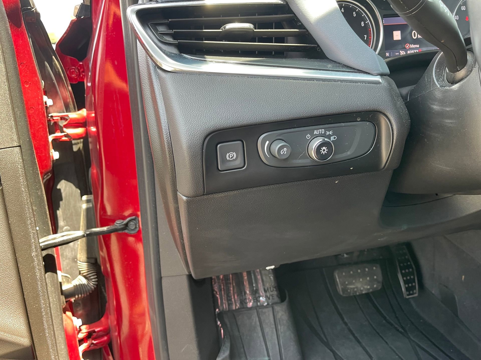 Used 2020 Buick Enclave Essence w/ Sound and Sites Package image 13