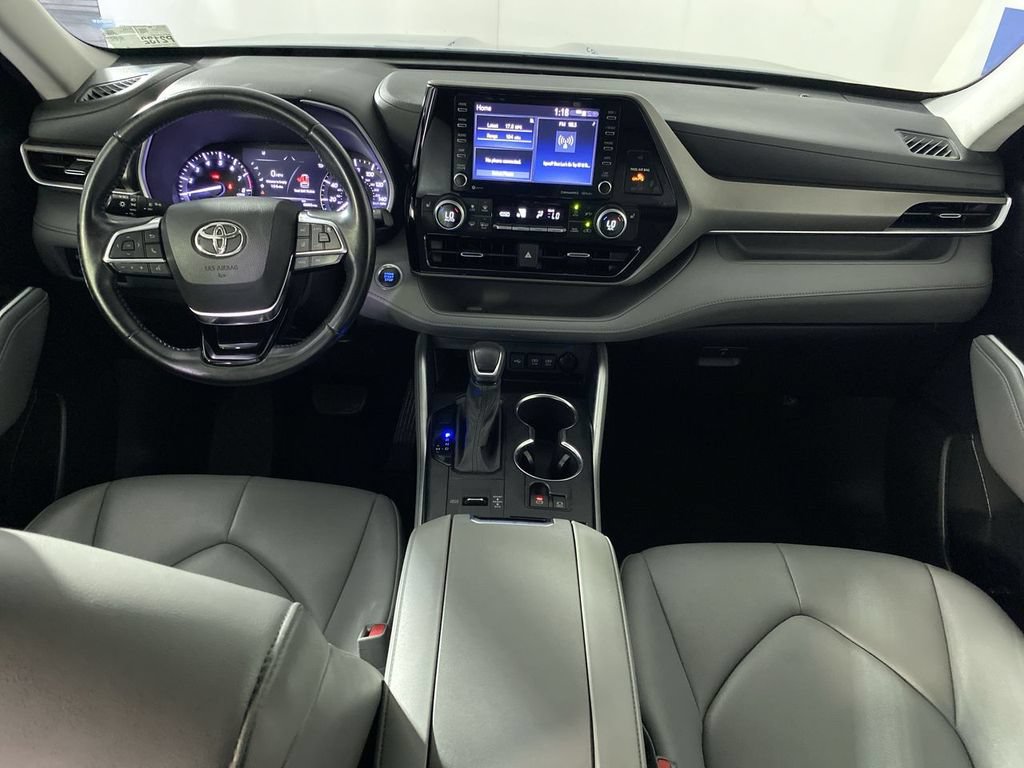 Used 2021 Toyota Highlander XLE FWD image 26