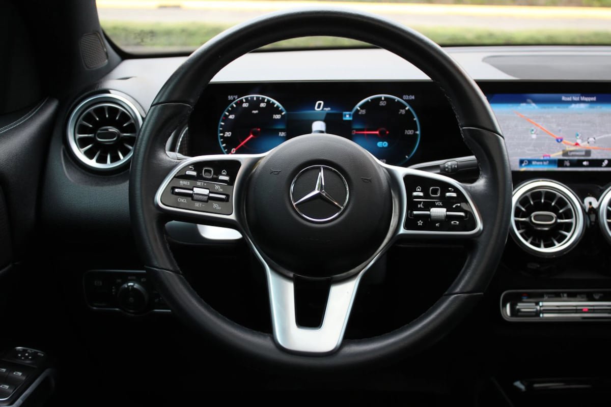 Used 2022 Mercedes-Benz EQB 300 4MATIC image 20