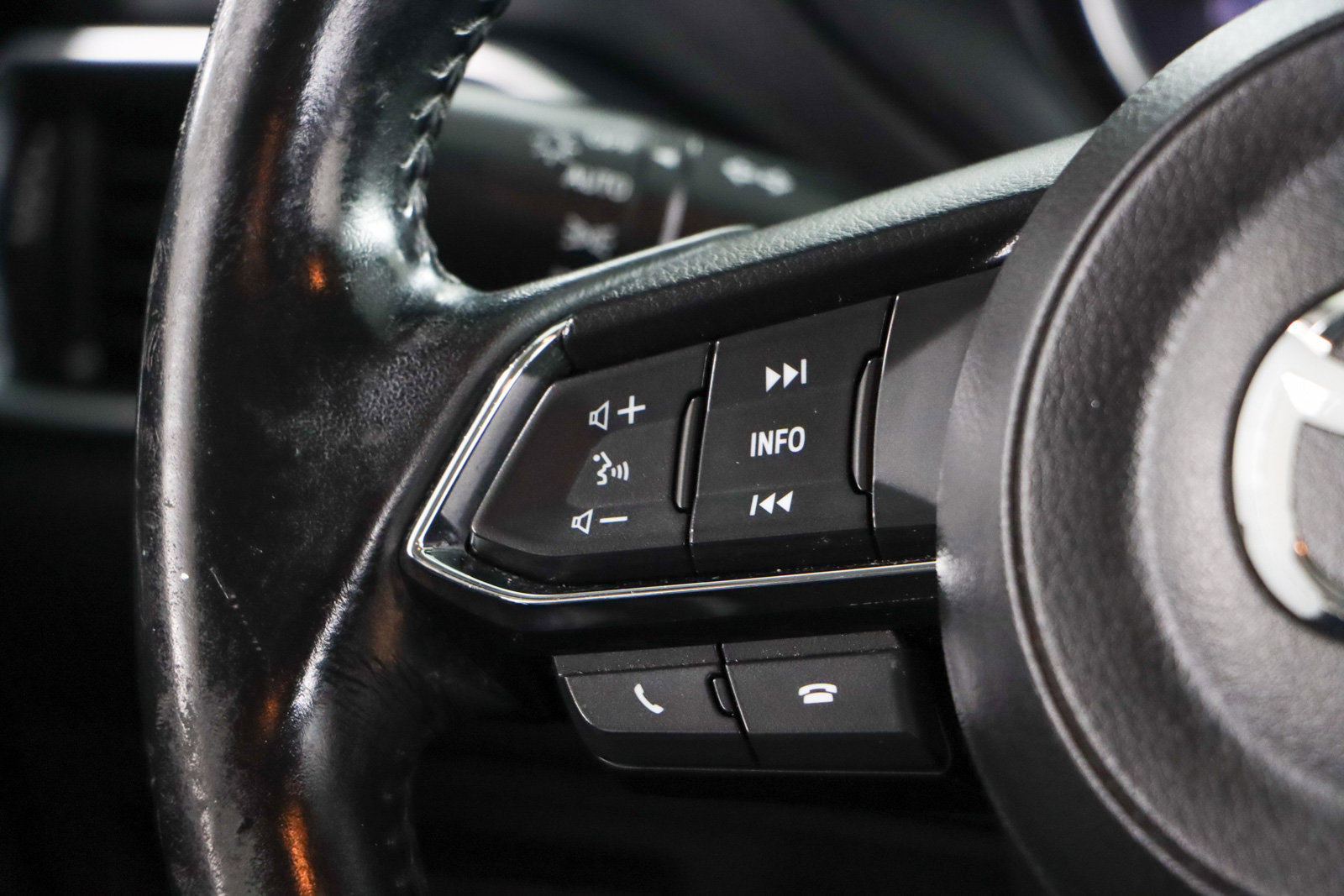 Used 2018 MAZDA CX-5 Touring image 13