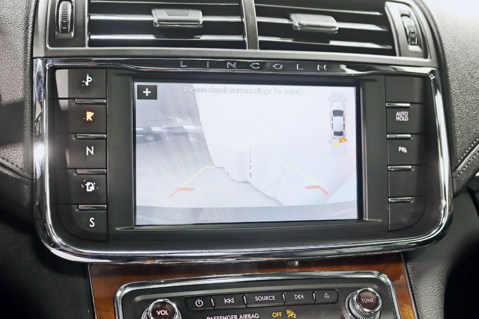 Used 2017 Lincoln Continental Select w/ Climate Package AWD/4WD image 19