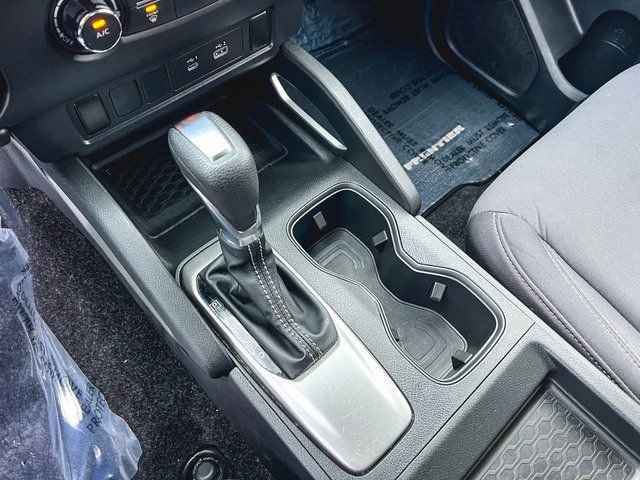 Used 2023 Nissan Frontier SV image 17
