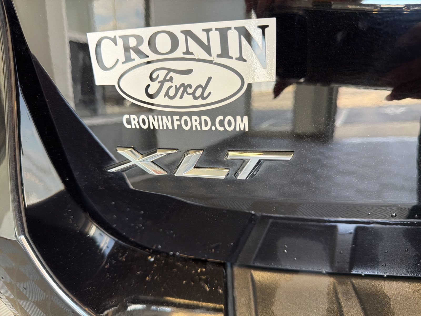 Used 2023 Ford Explorer XLT AWD/4WD image 8