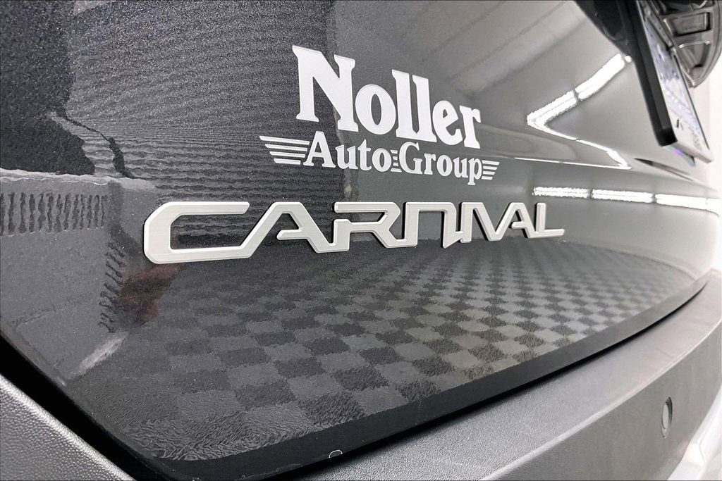 Used 2025 Kia Carnival image 8