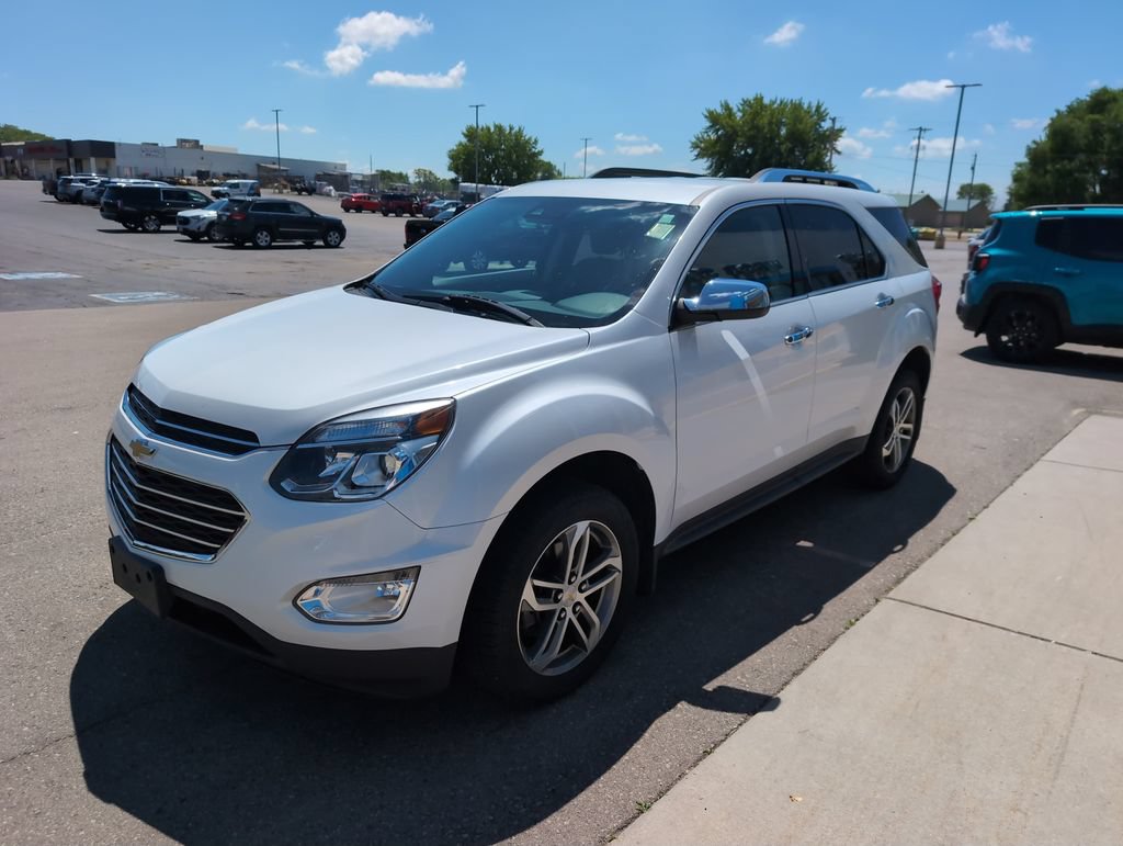 Used 2017 Chevrolet Equinox Premier w/ Enhanced Convenience Package AWD/4WD image 4
