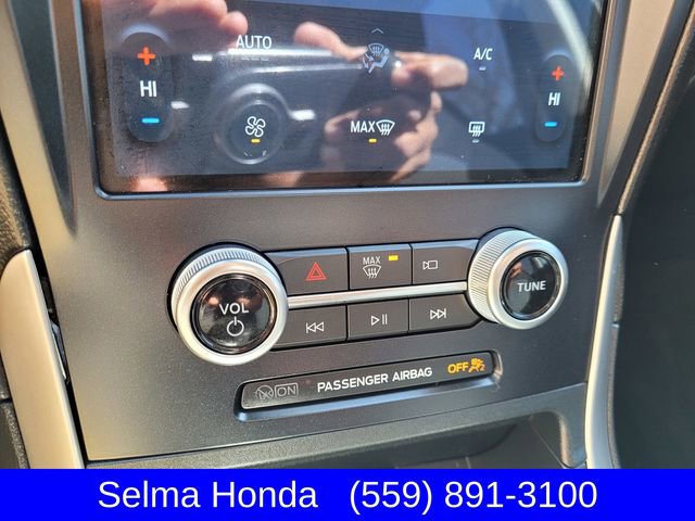 Used 2024 Ford Edge SE w/ Black Appearance Package image 20