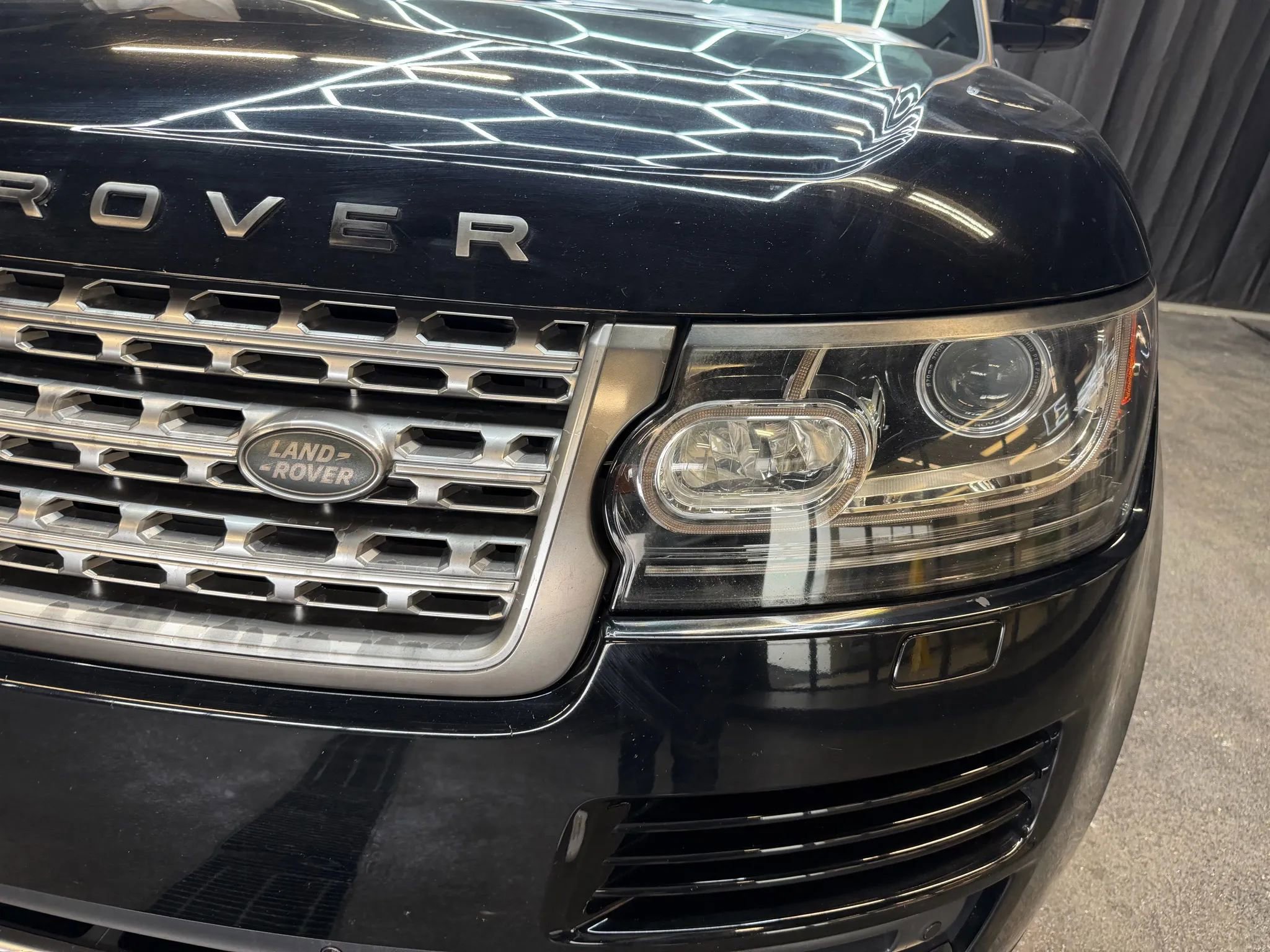 Used 2017 Land Rover Range Rover HSE AWD/4WD image 13