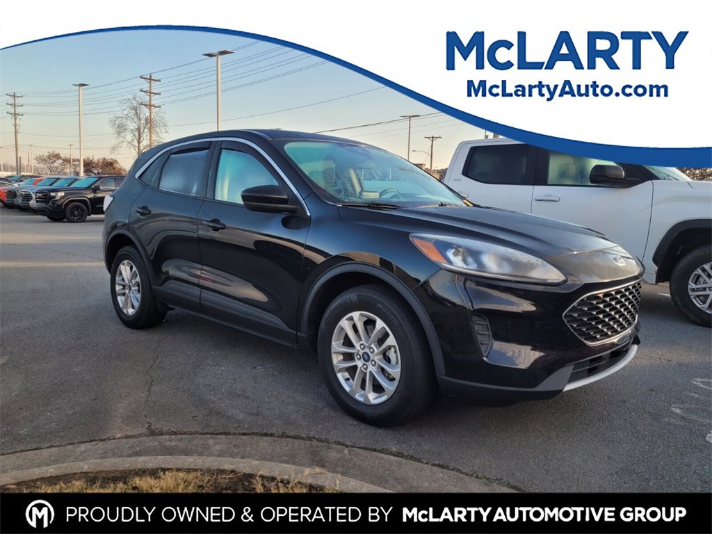 Used 2021 Ford Escape SE w/ Cold Weather Package image 1