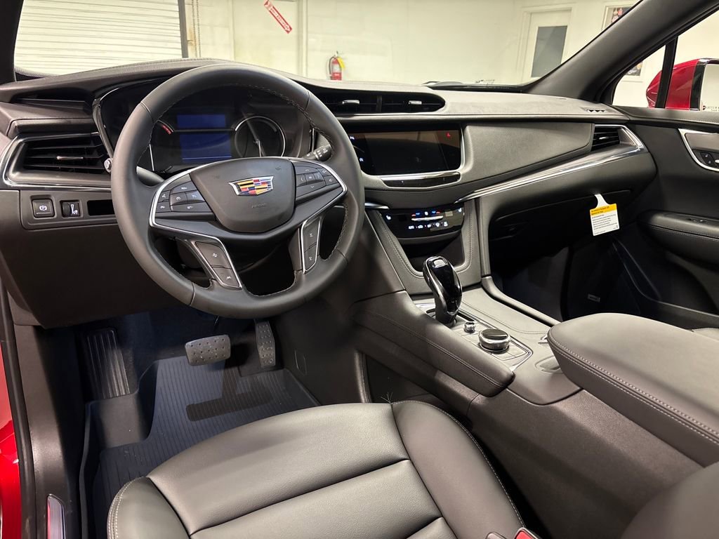 New 2026 Cadillac XT5 Luxury w/ LPO, Floor Liner Package AWD/4WD image 25