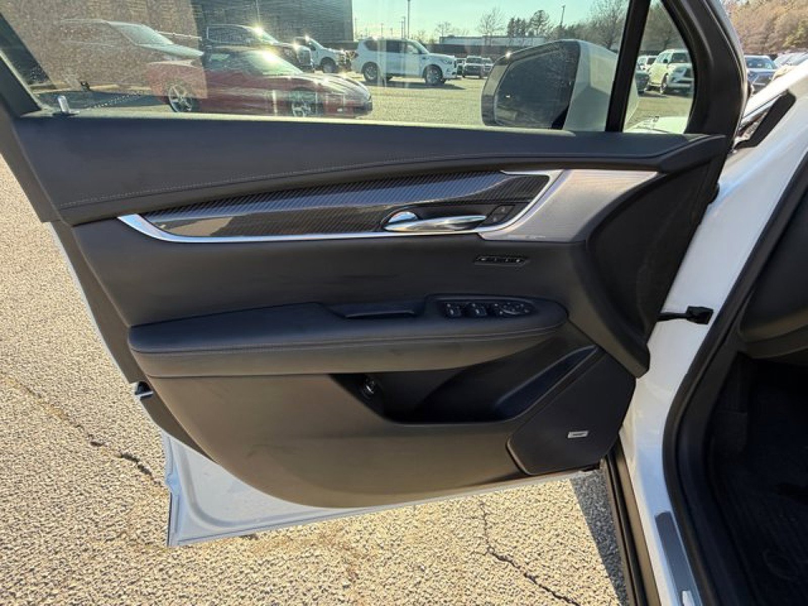 Used 2024 Cadillac XT6 Sport w/ LPO, Onyx Lite Package image 21