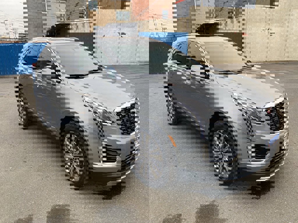 Used 2025 Cadillac XT5 Premium Luxury image 10