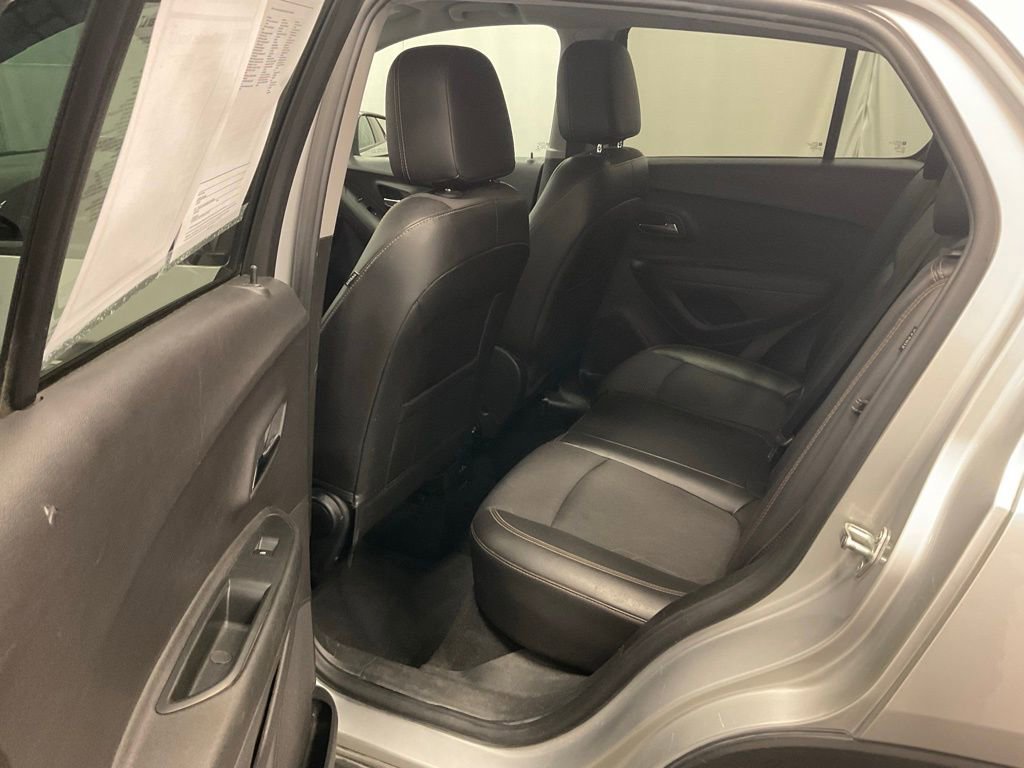 Used 2019 Chevrolet Trax LT w/ Redline Edition AWD/4WD image 23