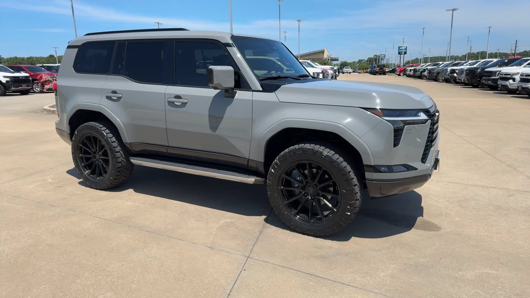 Used 2024 Lexus GX 550 w/ Accessory Package (Z1) AWD/4WD image 3