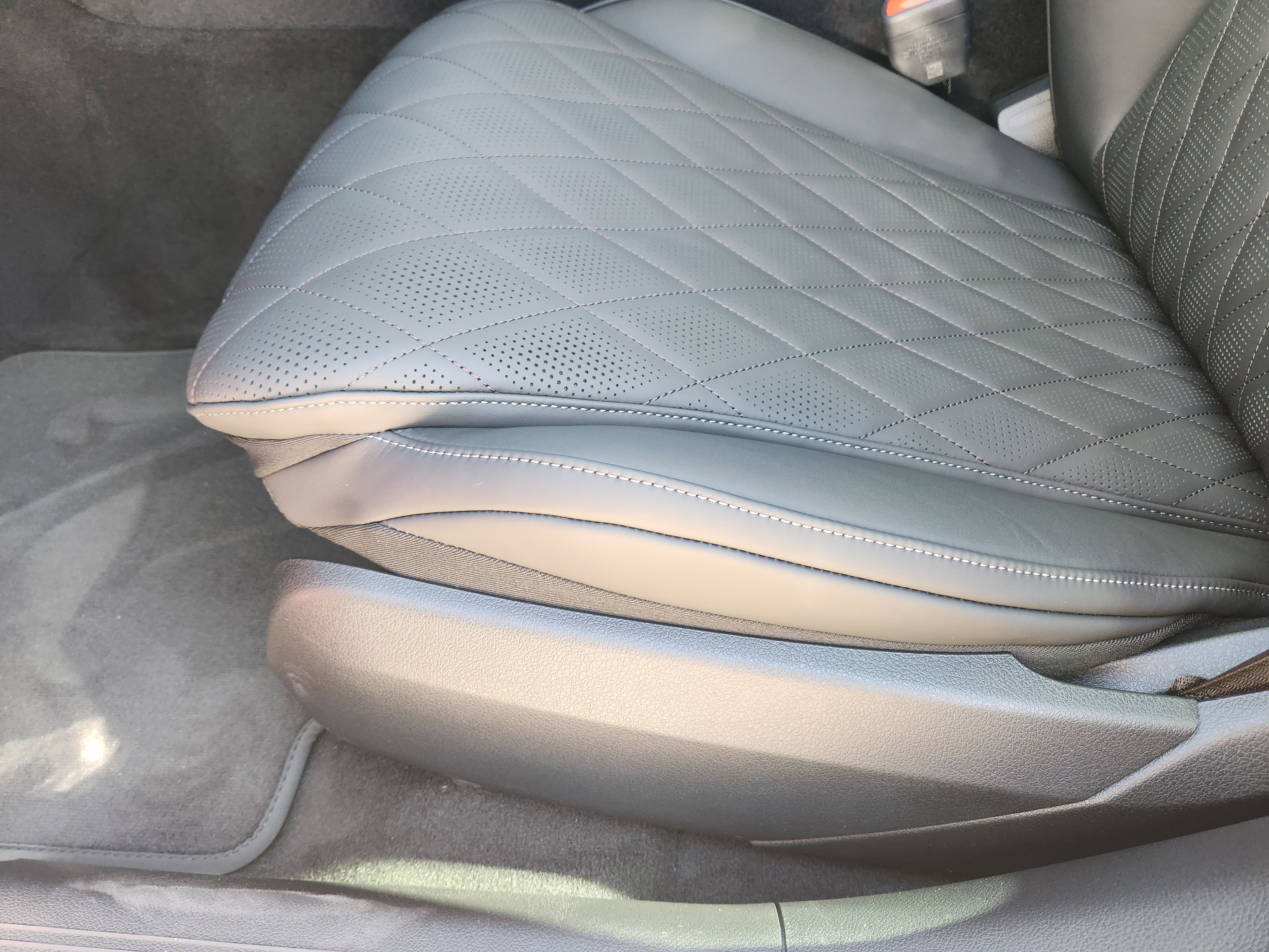 New 2026 Mercedes-Benz E 350 4MATIC Sedan image 24