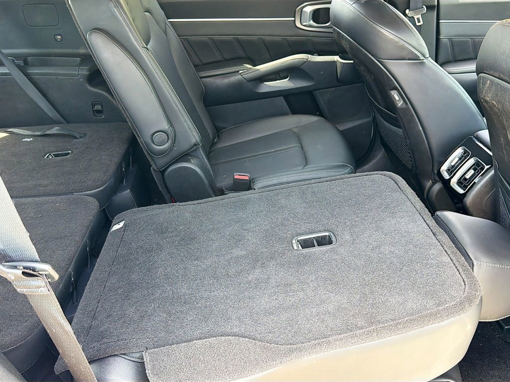 Used 2023 Kia Sorento SX image 28