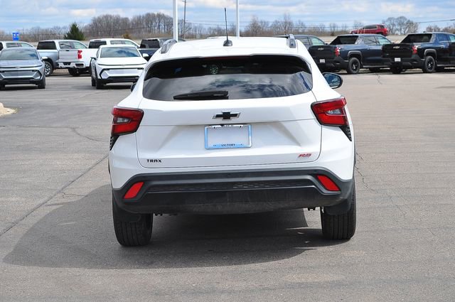 Used 2025 Chevrolet Trax RS w/ Driver Confidence Package image 4