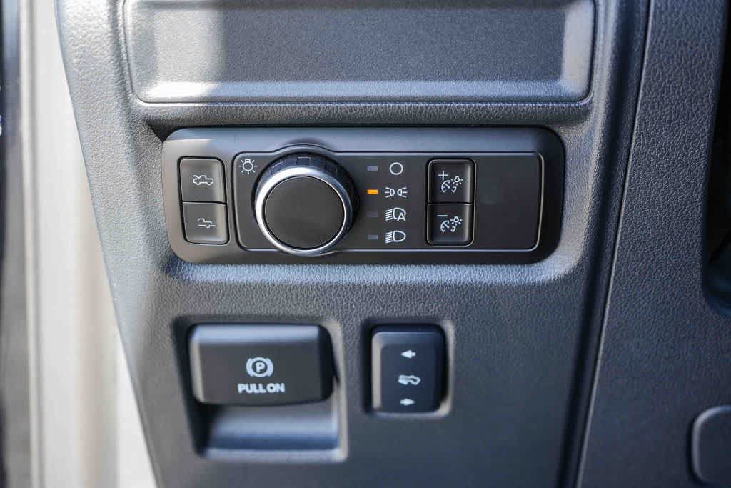 Used 2025 Ford F150 Lightning Platinum AWD/4WD image 22