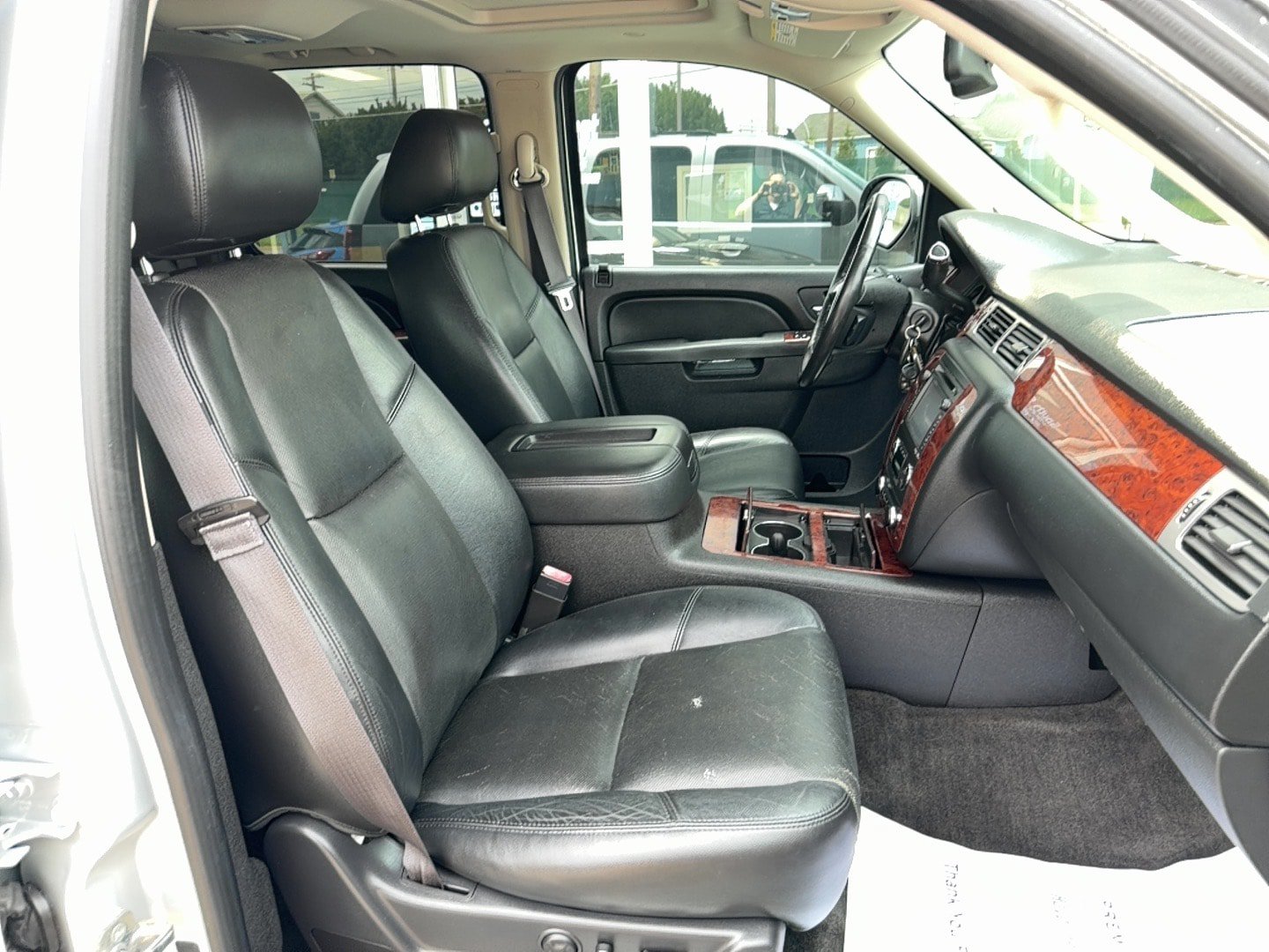 Used 2014 Chevrolet Suburban LTZ AWD/4WD image 22