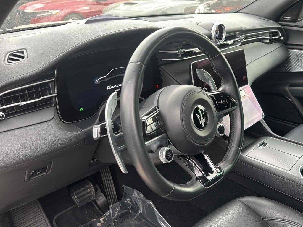 Used 2023 Maserati Grecale GT AWD/4WD image 31