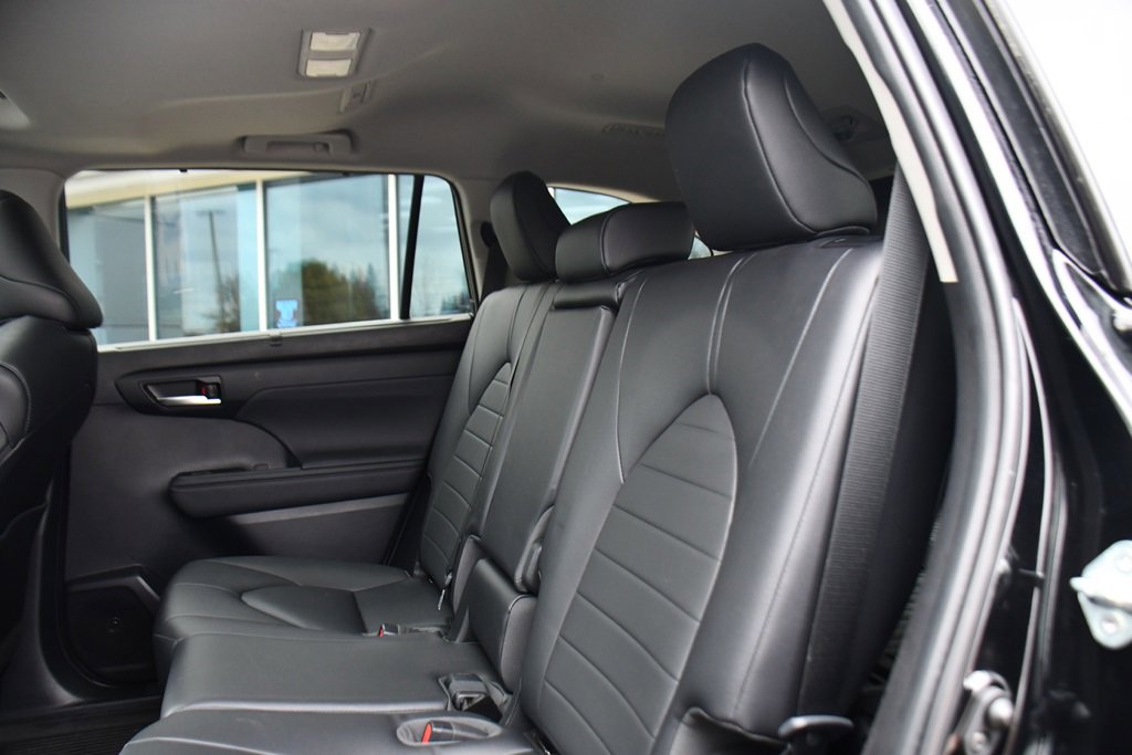 Used 2023 Toyota Highlander XLE image 21