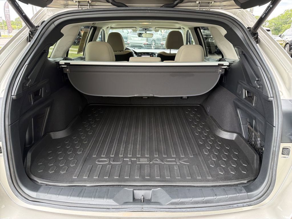 Used 2020 Subaru Outback Premium AWD/4WD image 11