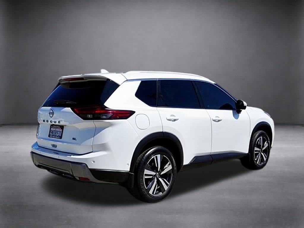 Used 2024 Nissan Rogue SL w/ SL Premium Package FWD image 4