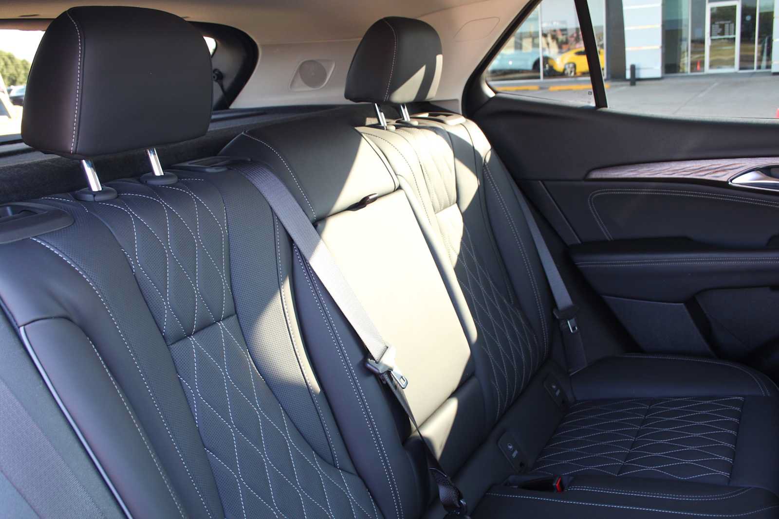 Used 2023 Buick Envision Avenir AWD/4WD image 23