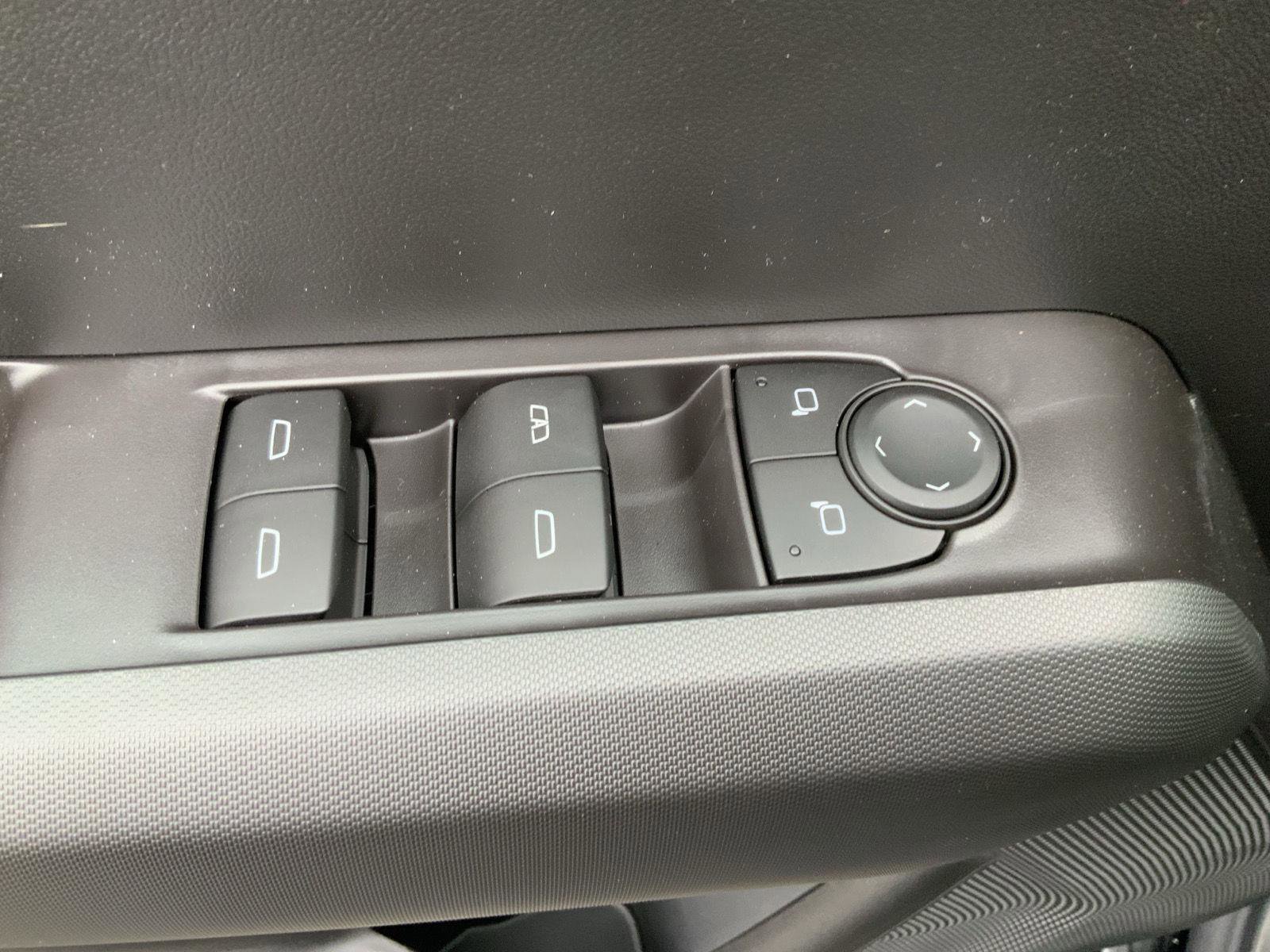 New 2026 GMC Canyon Elevation w/ Convenience Package image 28