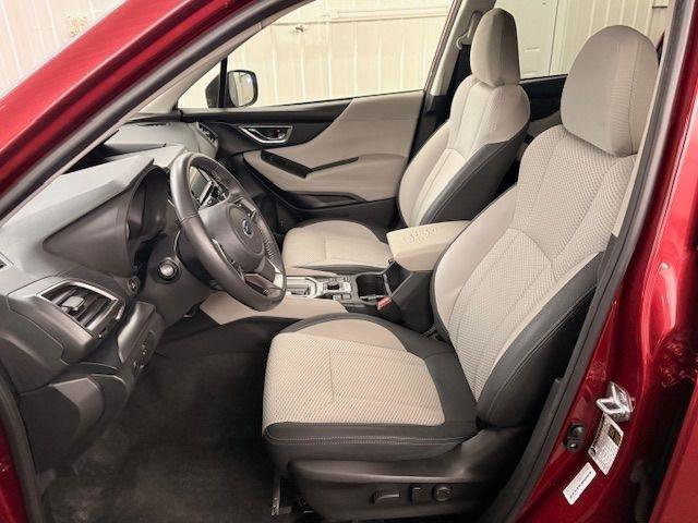 Used 2024 Subaru Forester Premium image 5