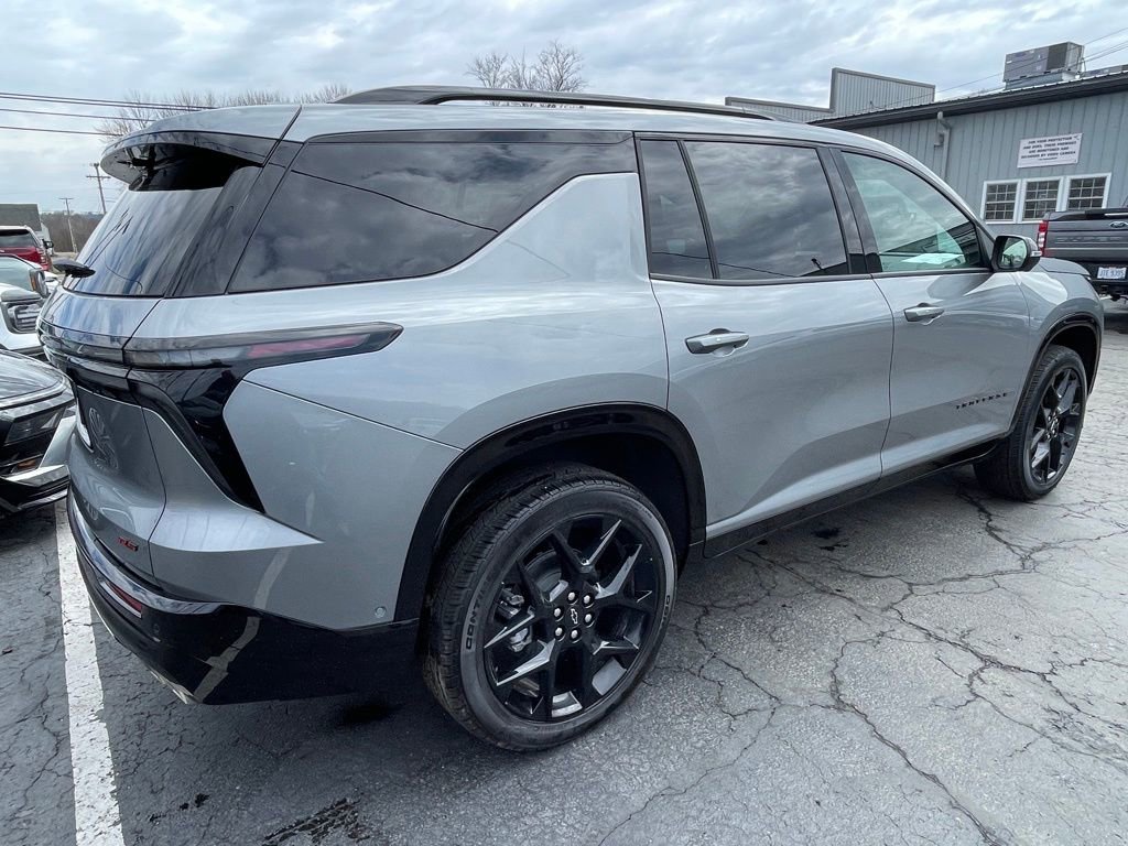 Used 2026 Chevrolet Traverse RS image 3