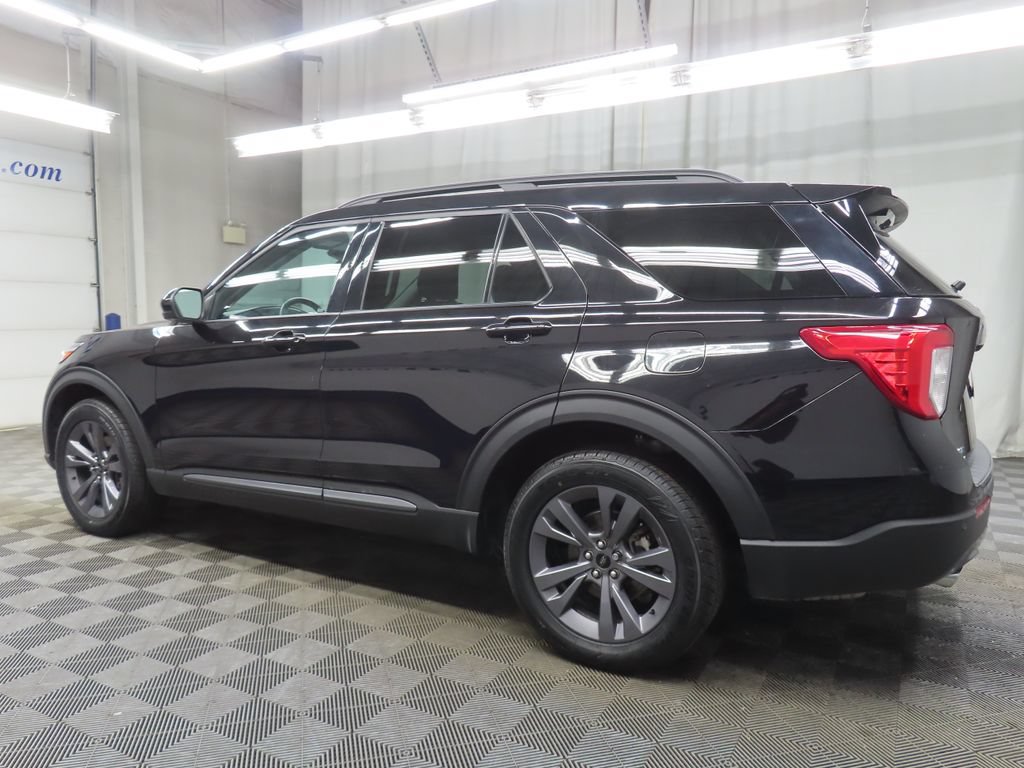 Used 2024 Ford Explorer XLT w/ XLT Sport Appearance Package AWD/4WD image 5