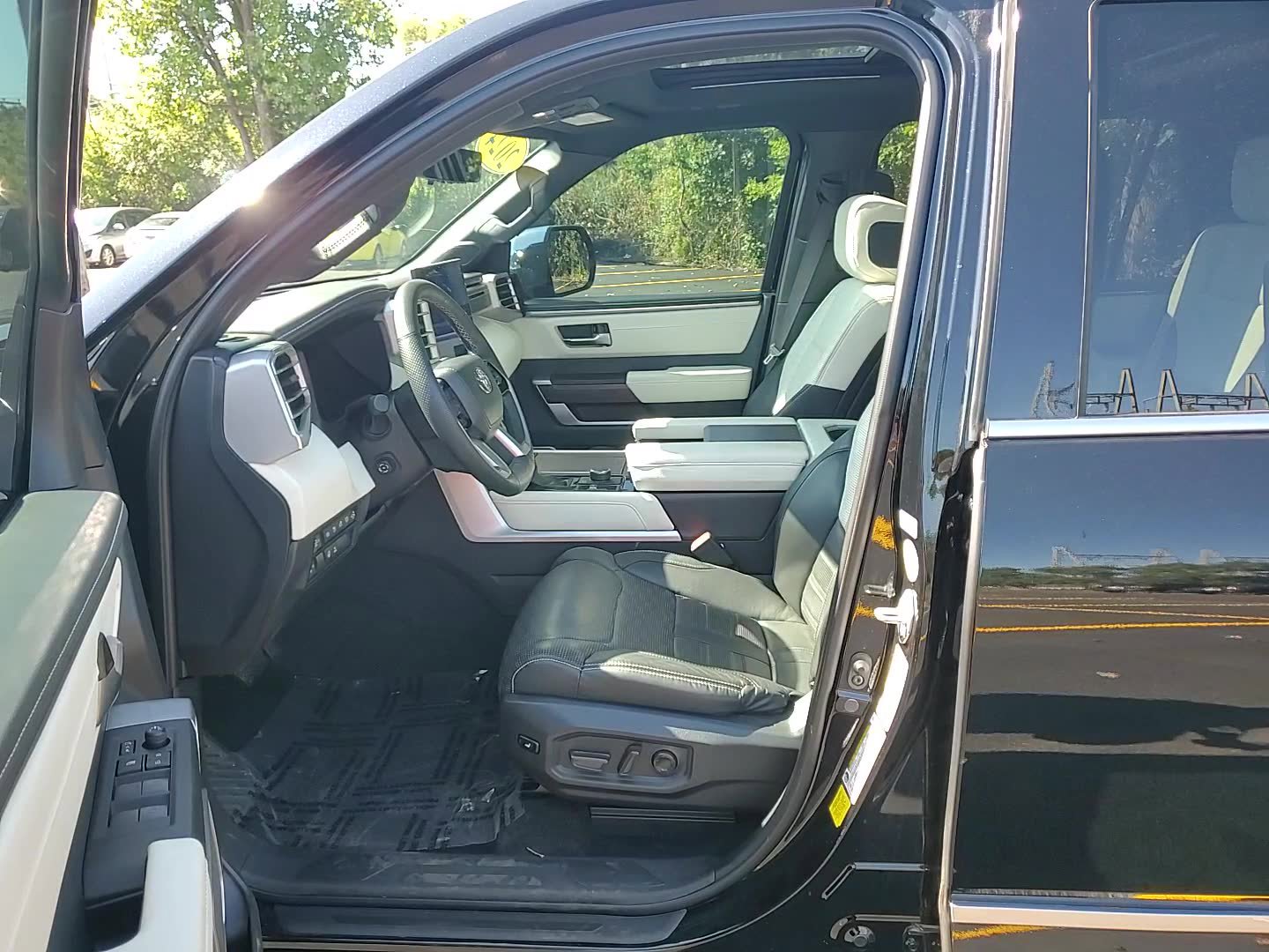 Certified 2024 Toyota Sequoia Capstone image 11