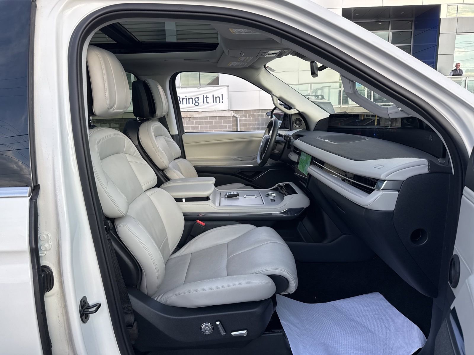 Used 2025 Lincoln Navigator L Reserve image 52