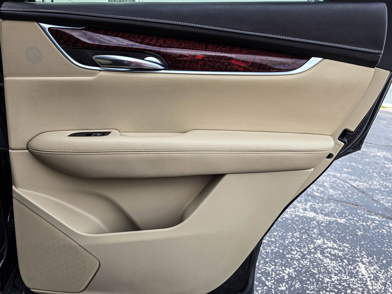 Used 2018 Cadillac XT5 Premium Luxury FWD image 35
