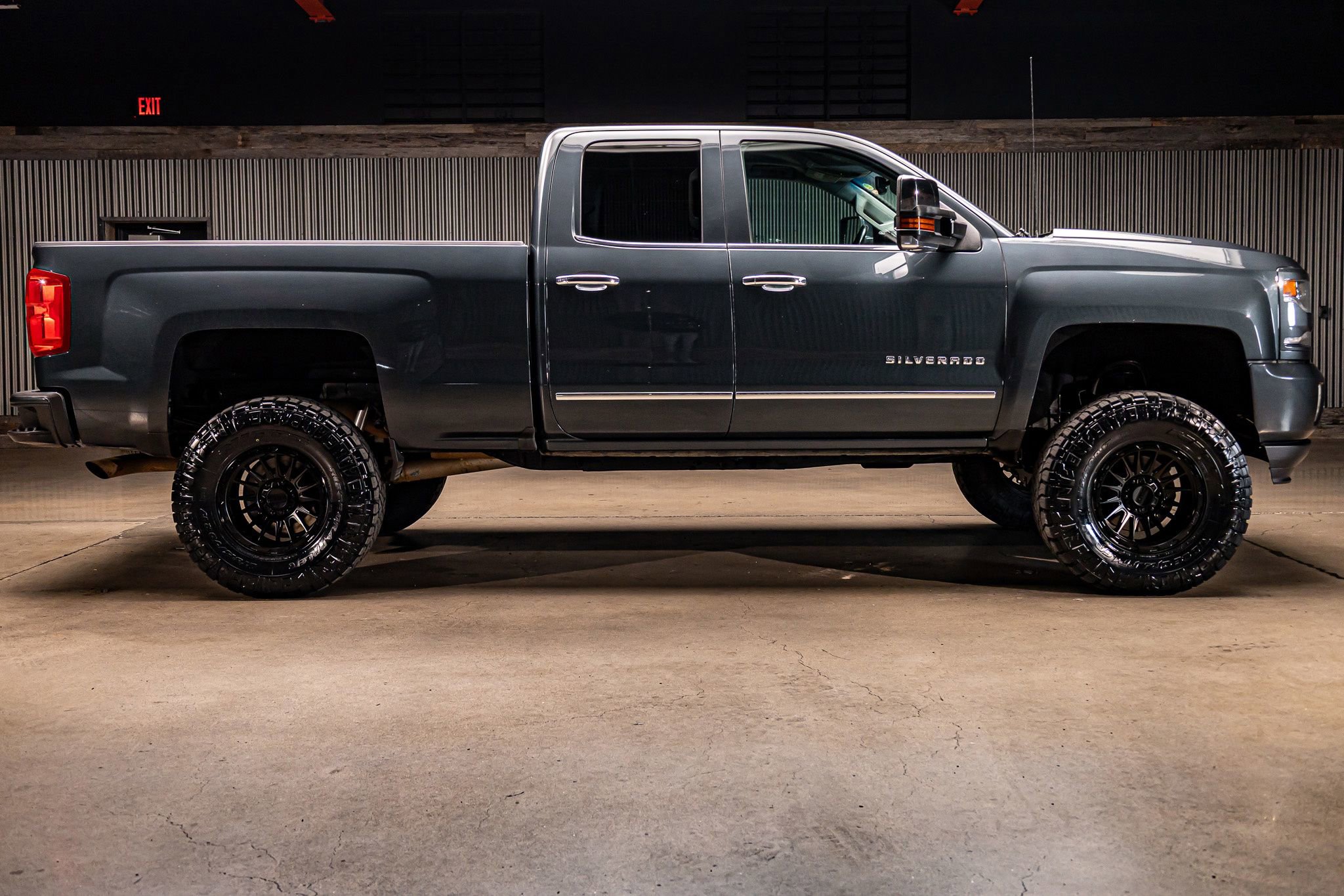 Used 2018 Chevrolet Silverado 1500 LTZ Z71 w/ LTZ Plus Package image 11