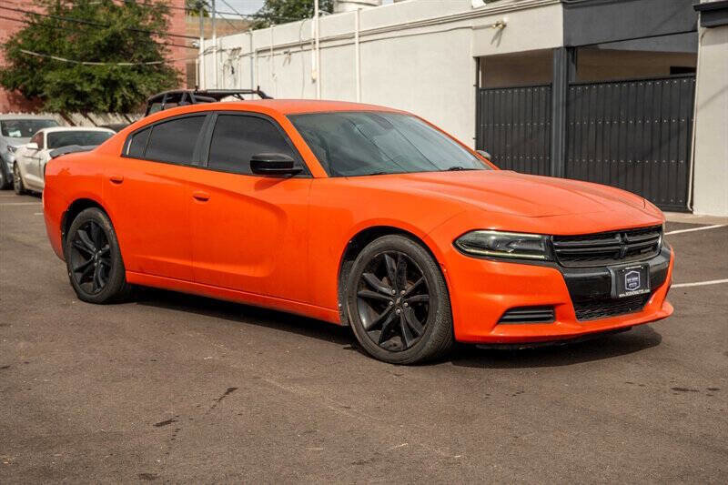 Used 2017 Dodge Charger SE w/ Blacktop Package image 7