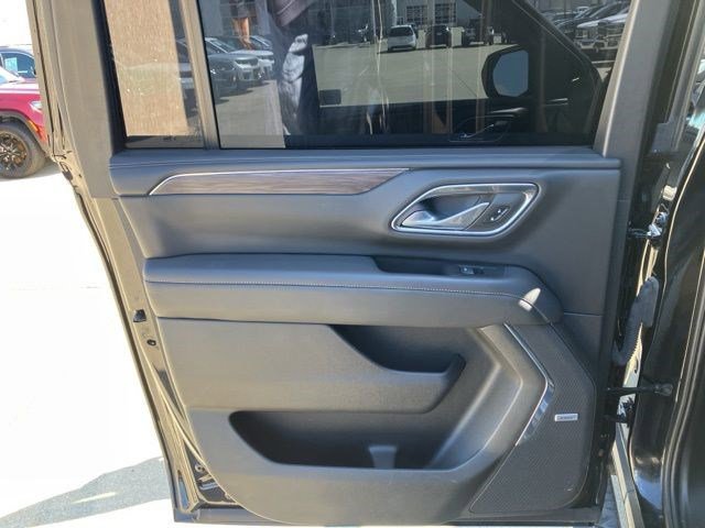 Used 2023 Chevrolet Suburban Z71 AWD/4WD image 23