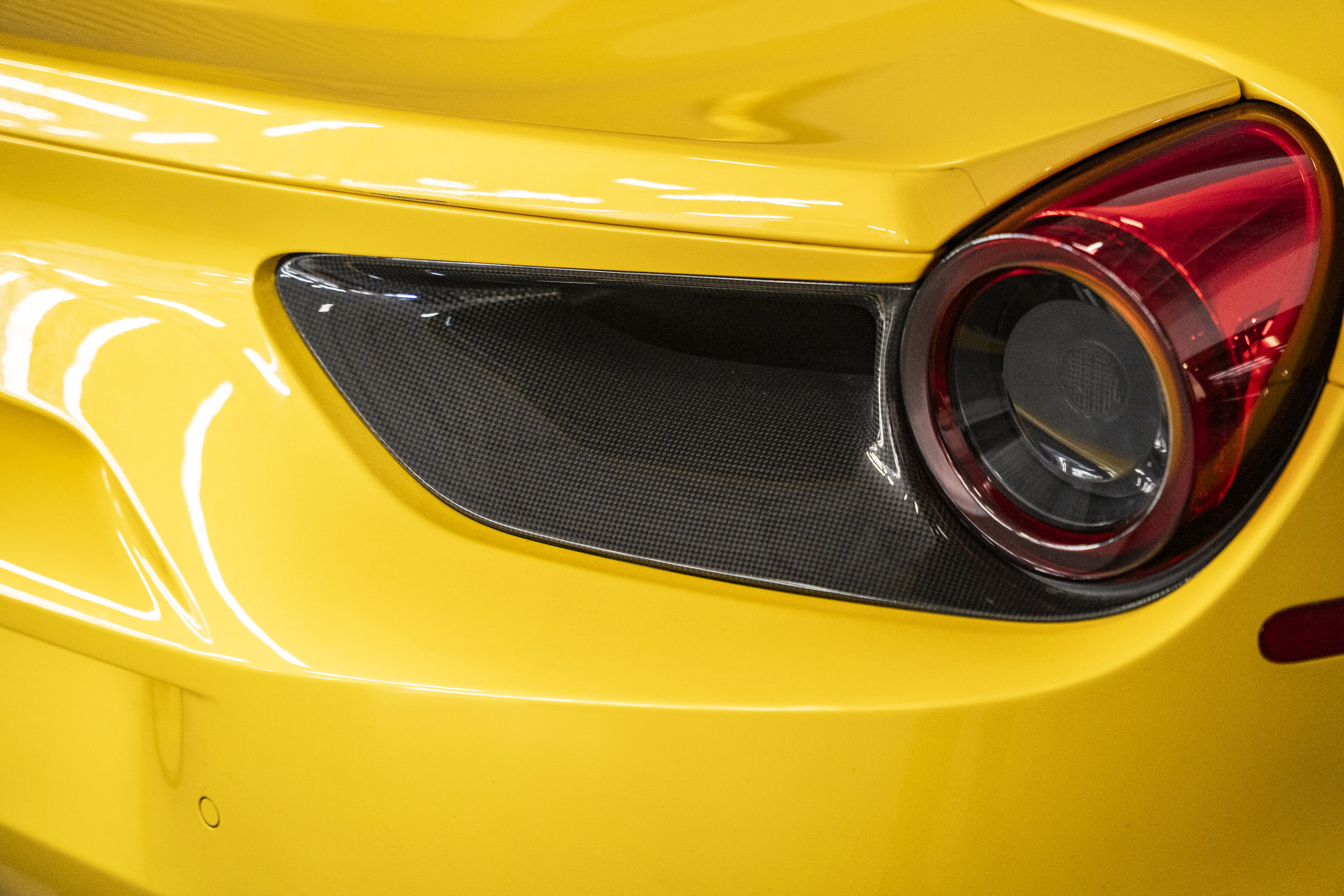 Used 2018 Ferrari 488 Spider RWD image 25