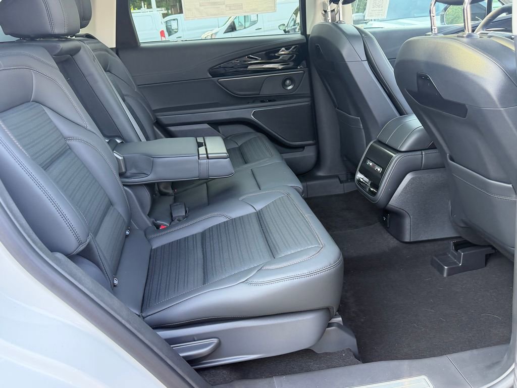 New 2026 Lincoln Nautilus Reserve w/ Jet Appearance Package AWD/4WD image 13