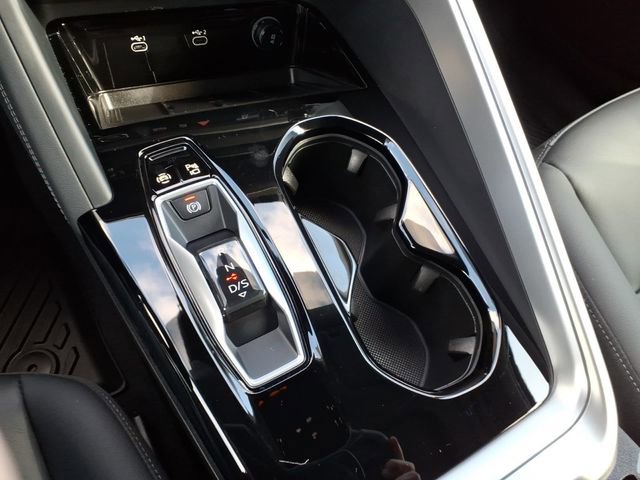 Used 2025 Audi Q5 Premium w/ Convenience Package image 15