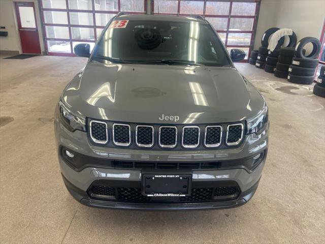 Certified 2023 Jeep Compass Latitude w/ Sun and Sound Group AWD/4WD image 2