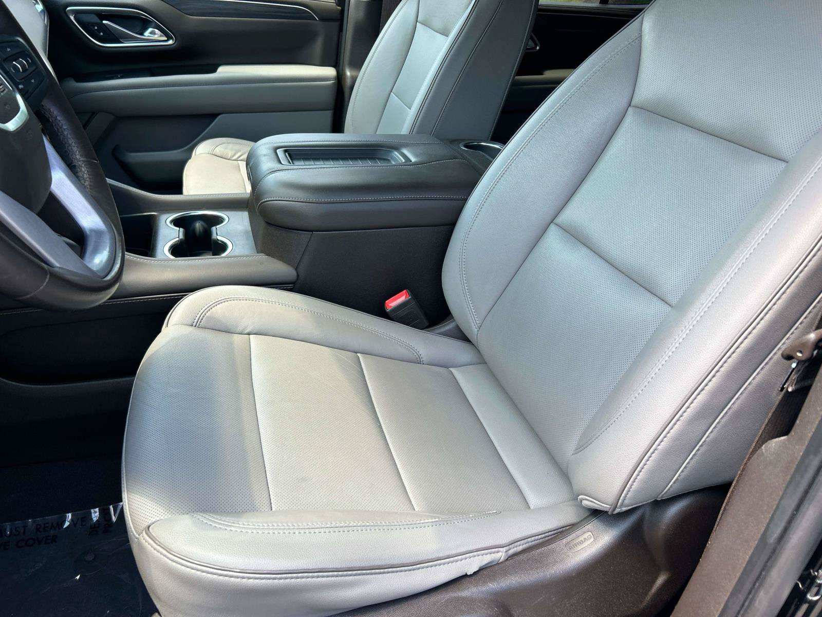 Used 2021 GMC Yukon SLT w/ Rear Media and Nav Package AWD/4WD image 16