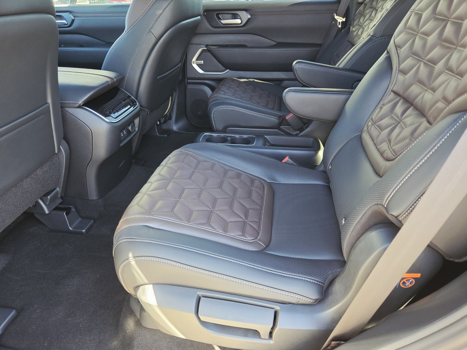 New 2027 Nissan Armada Platinum AWD/4WD image 10